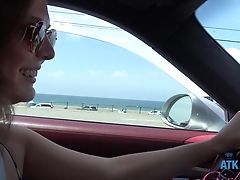 Stella Sedona Screams While Getting Fingerblasted In The Car - Hd